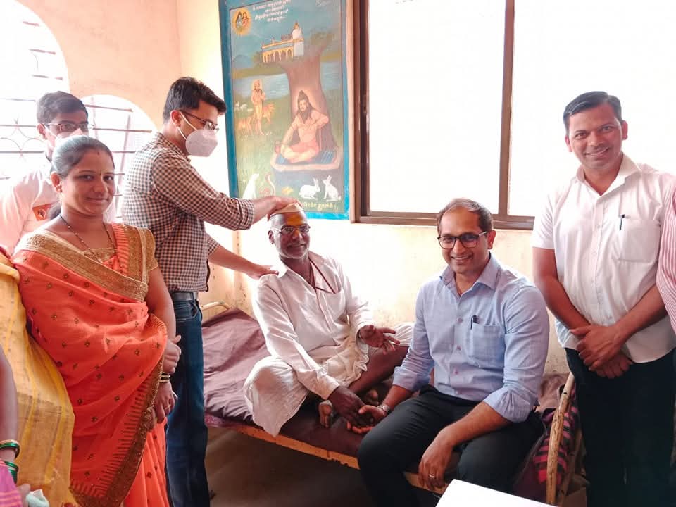 खुपीरे गावामध्ये आज अरुण नरके फाउंडेशन आणि ऑरेंज मल्टीस्पेशालिटी हॉस्पिटल यांच्या वतीने आरोग्य शिबीर (मोफत आरोग्य तपासणी, सल्ला आणि मार्गदर्शन) बिरदेव मंदिर खुपीरे येथे घेण्यात आले. सदर आरोग्य शिबिरामध्ये 150 नागरिकांनी लाभ घेतला.